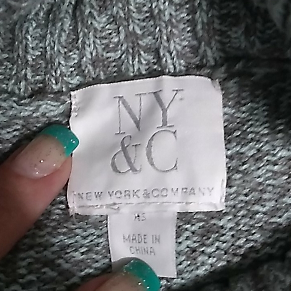 Cowlick neck sweater - Picture 3 of 4